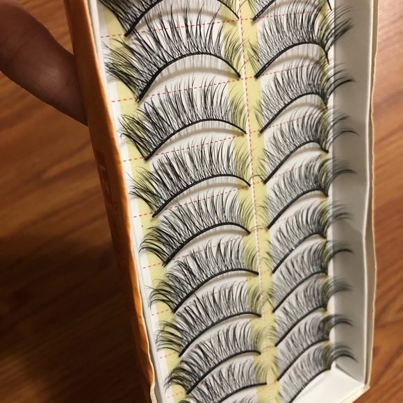 COPY - MODEL 21 lashes - Picture 1 of 3